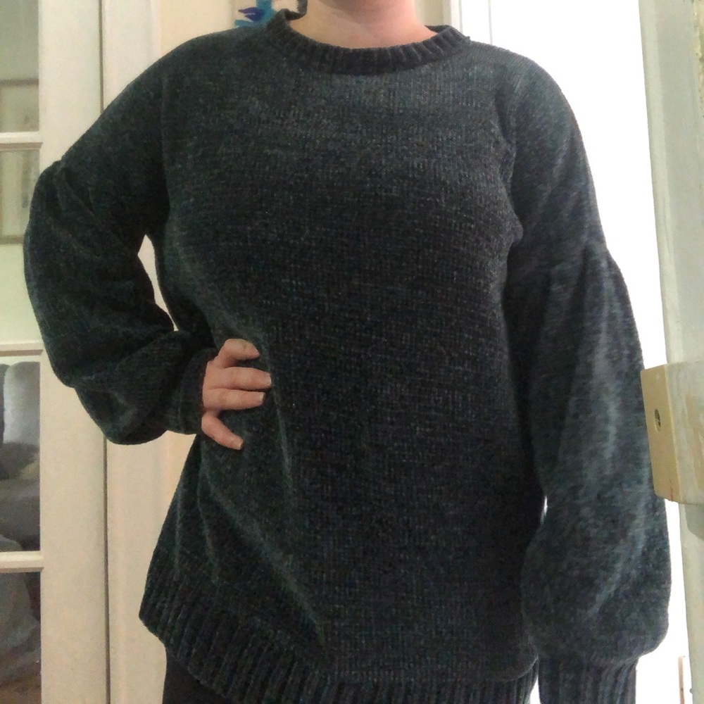 SOLD Green Crushed Velvet Sleeve Sweater